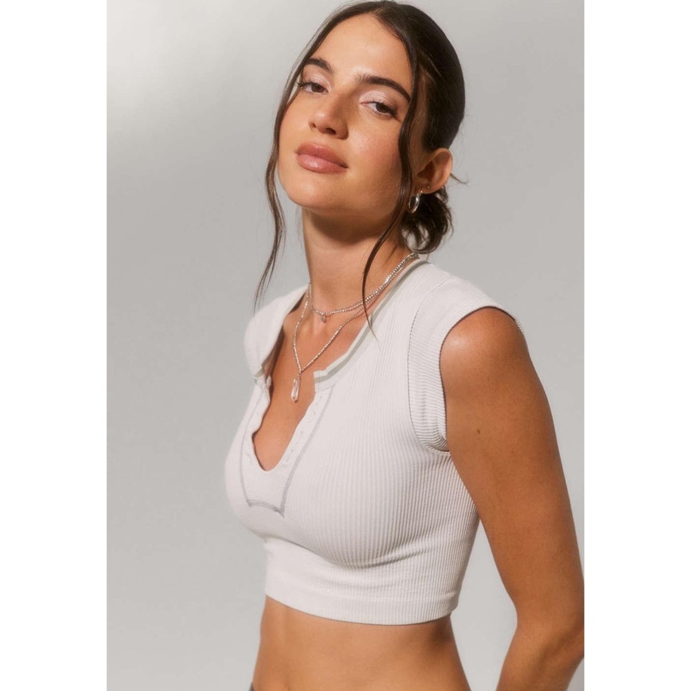 URBAN OUTFITTERS UO Go For Gold Seamless Top XS/S Ivory Gray